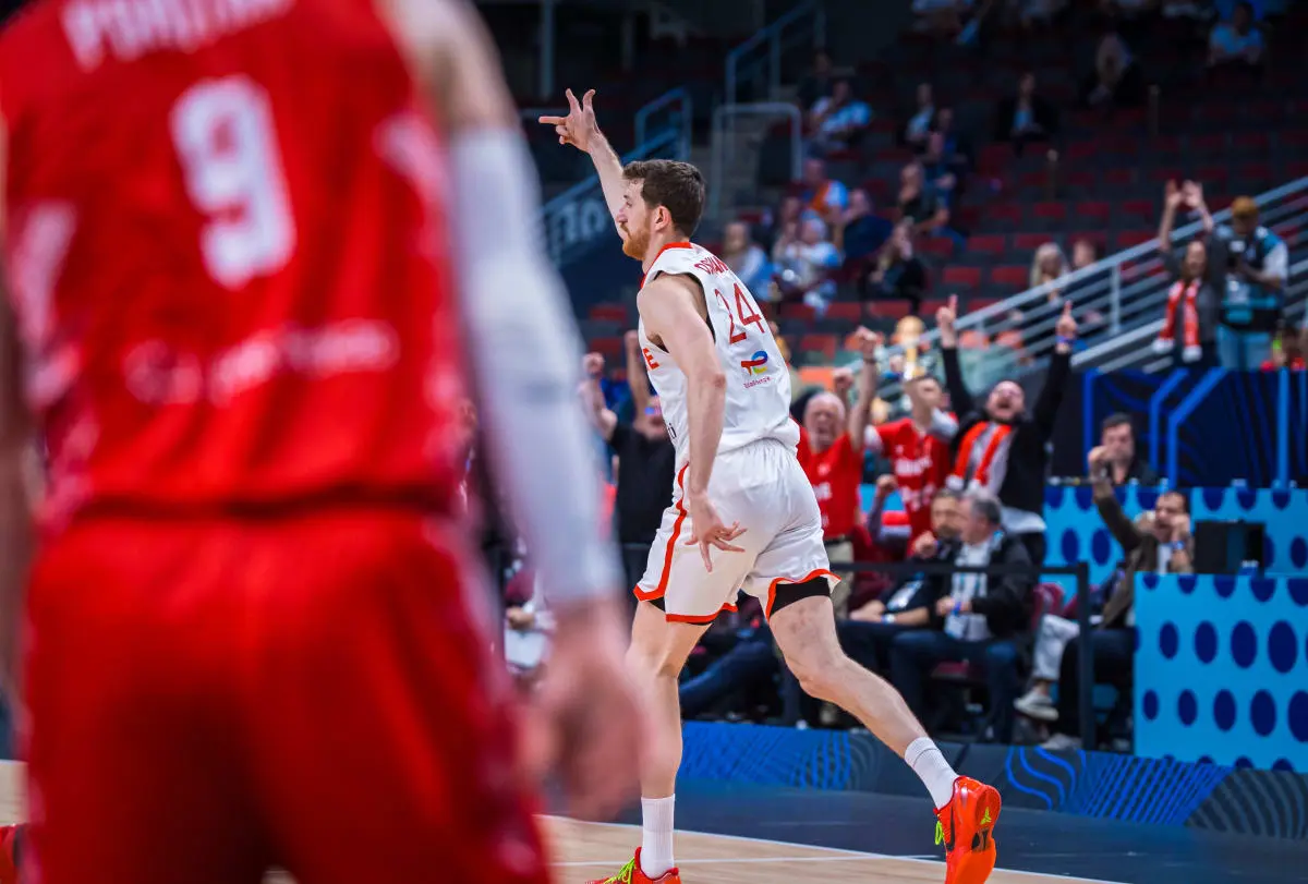 轮换球员并, 出局